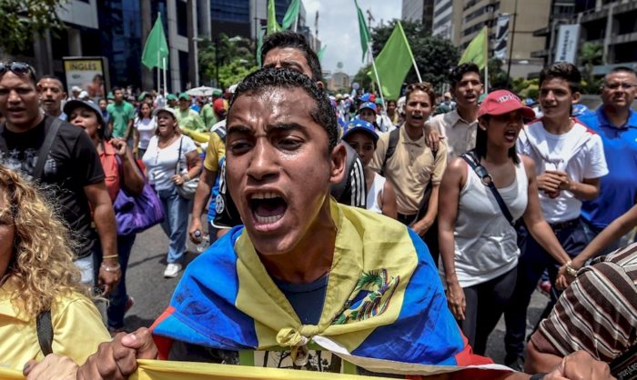 Venezuela intensifica “caça às bruxas” de dissidentes em plena crise política