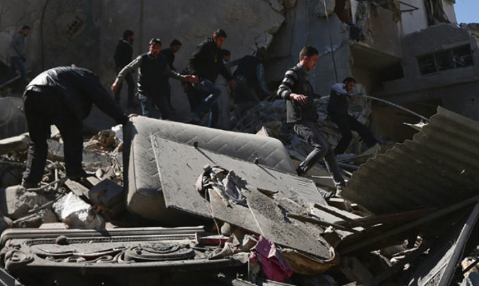 Crimes de guerra amplificam o sofrimento dos civis sírios sob cerco e bombardeamentos em Ghuta