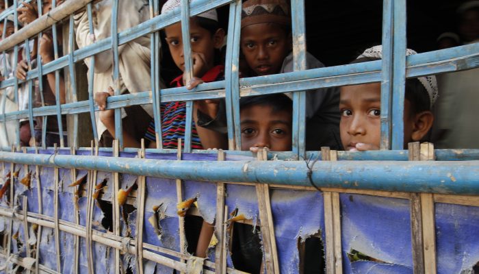 Rohingya encurralados num regime desumanizante de apartheid em Myanmar