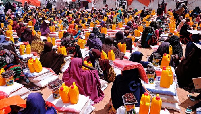 Refugiados do campo queniano de Dadaab coagidos a regressar à Somália enfrentam fome, seca extrema e insegurança