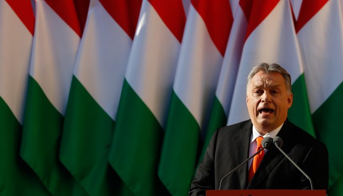 COVID-19: Governo húngaro ultrapassa definição adequada do estado de emergência
