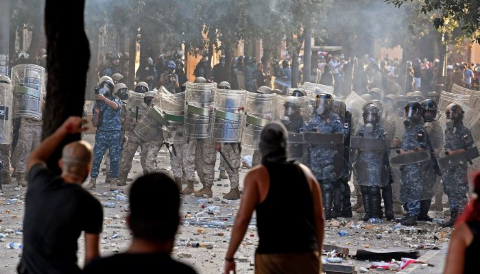 Líbano: Exército e forças de segurança atacaram manifestantes desarmados