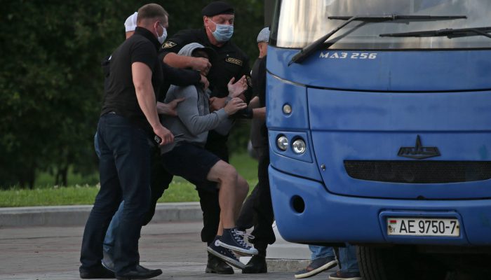 Bielorrússia: Campanha generalizada de tortura contra manifestantes pacíficos