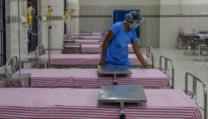 COVID-19: Mais de 7000 profissionais de saúde morreram em todo o mundo