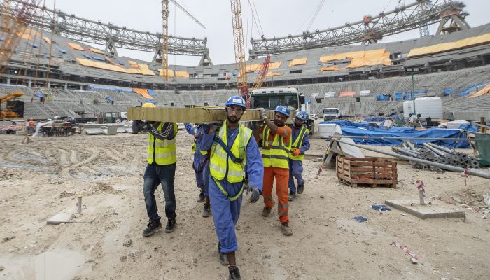 Qatar: FIFA deve agir sobre abusos laborais no arranque do apuramento para o Mundial