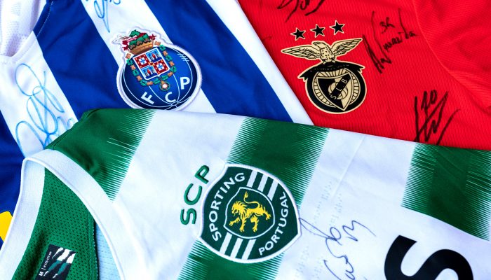 Camisolas autografadas do FCP, SLB e SCP em leilão solidário