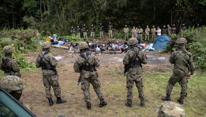 Polónia: retorno forçado de requerentes de asilo afegãos