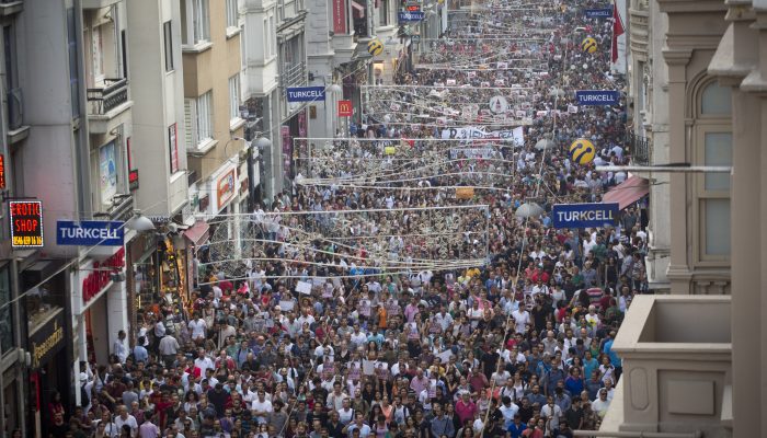 Turquia: Amnistia Internacional nomeia os sete de Gezi Park como prisioneiros de consciência