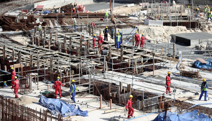 Qatar: Promessas e compensações por cumprir com o Mundial à porta