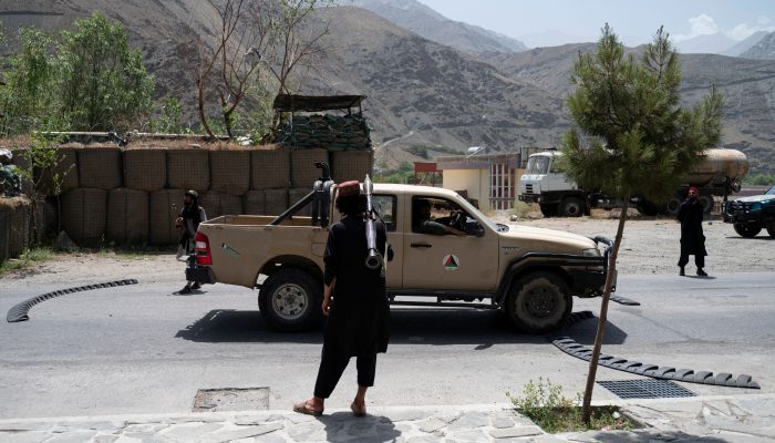 Afeganistão: Talibãs realizam crimes de guerra de punição coletiva em Panjshir