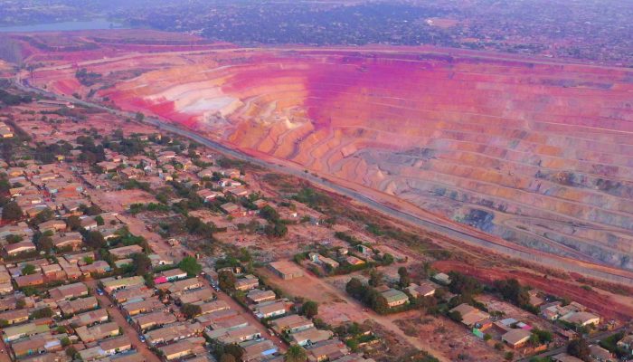 República Democrática do Congo: Expansão de minas provoca graves violações dos direitos humanos