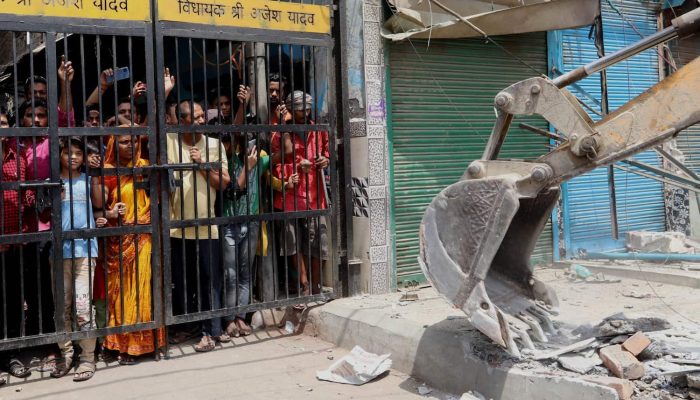 Índia: Autoridades têm de parar com as demolições de propriedades muçulmanas