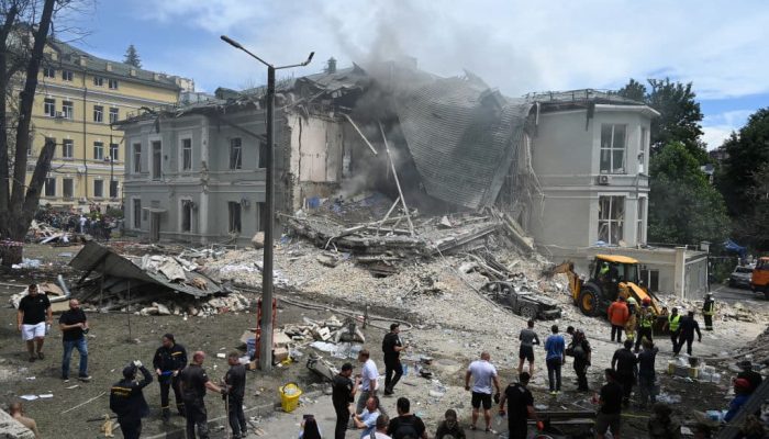 Ucrânia: Destruição de hospital pediátrico e dezenas de mortos em todo o país