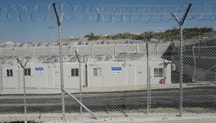 Grécia: Detenção ilegal em Samos não pode ser modelo para a UE