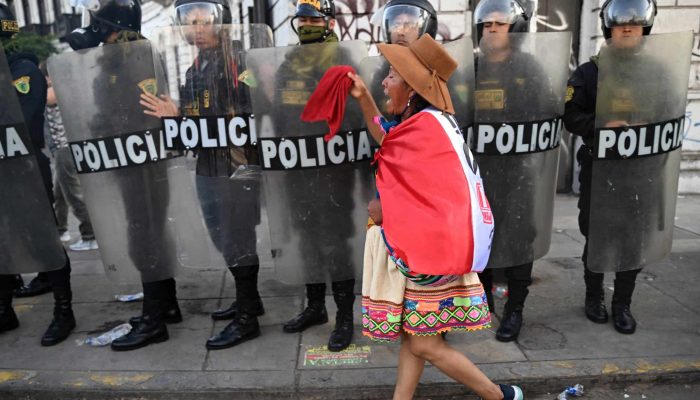 Peru: Mortos e feridos em manifestações