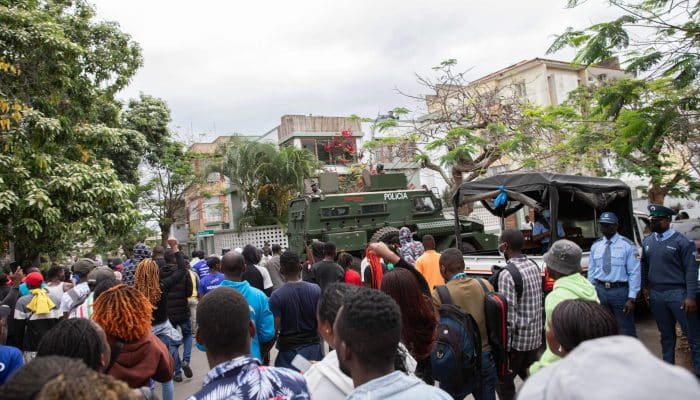 Moçambique: Autoridades têm de acabar já com o ataque aos protestos