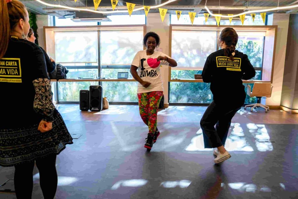 Aula de zumba pela libertação de Manahel al-Otaibi. Foto © Paulo Tavares