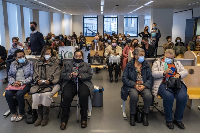 Cinco mulheres Métis (aqui, sentadas à frente) nascidas no Congo Belga iniciaram um processo judicial contra o Estado belga. Foto © African Futures Lab