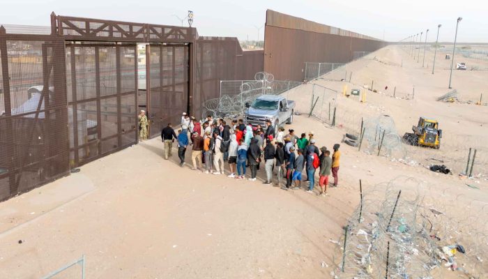 Relatório Anual 2024/25: Crise global dos direitos humanos acelera com “efeito Trump”