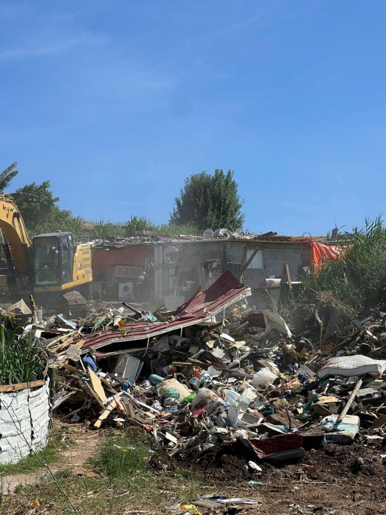 Destruição de barracas no bairro da Estrada Militar, Amadora. Imagens cedidas pelo movimento Vida Justa
