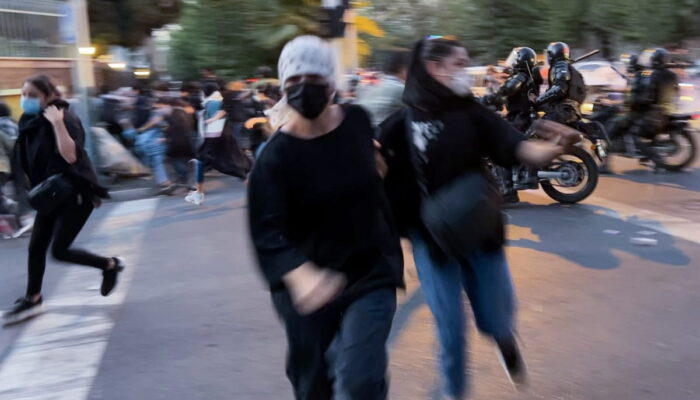 Irão: bloqueio da Internet esconde violações dos direitos humanos