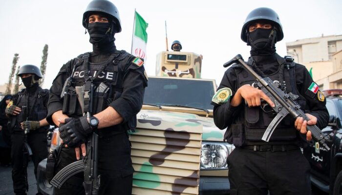 Irão: repressão policial em hospital de Ilam viola direito internacional